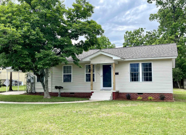 503 SOUTH THREE NOTCH ST, Andalusia, Alabama 36420, 2 Bedrooms Bedrooms, 5 Rooms Rooms,2 BathroomsBathrooms,Residential,For Sale,SOUTH THREE NOTCH ST,24273