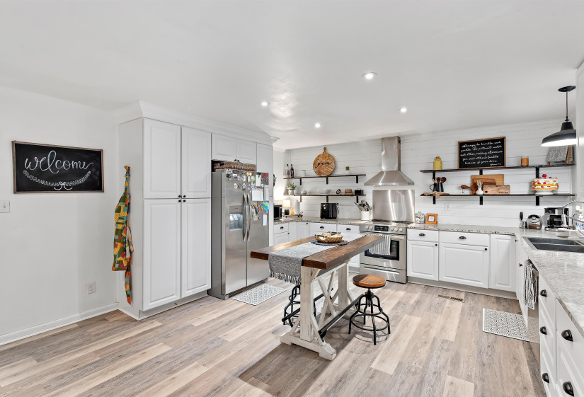 409 Sequoyah Drive, Dothan, Alabama 36303, 3 Bedrooms Bedrooms, 9 Rooms Rooms,2 BathroomsBathrooms,Residential,For Sale,Sequoyah Drive,25605