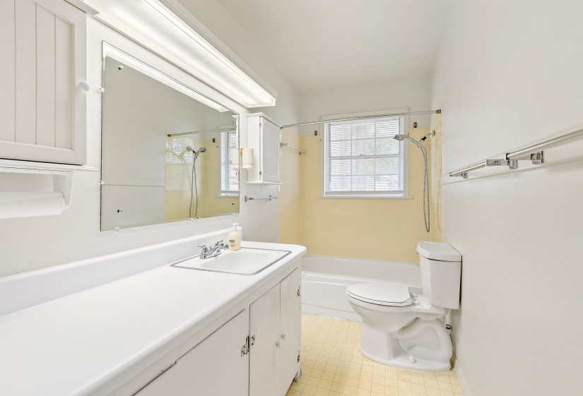 703 Dorsey Street, Opp, Alabama 36467, 3 Bedrooms Bedrooms, 6 Rooms Rooms,2 BathroomsBathrooms,Residential,For Sale,Dorsey Street,25619